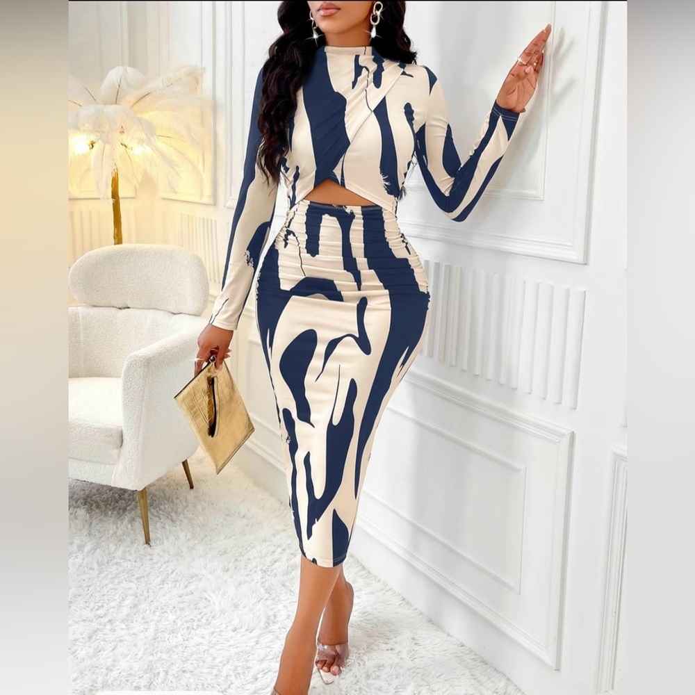 NWT Abstract Print Cutout Bodycon Midi Dress – Navy & Cream Size L